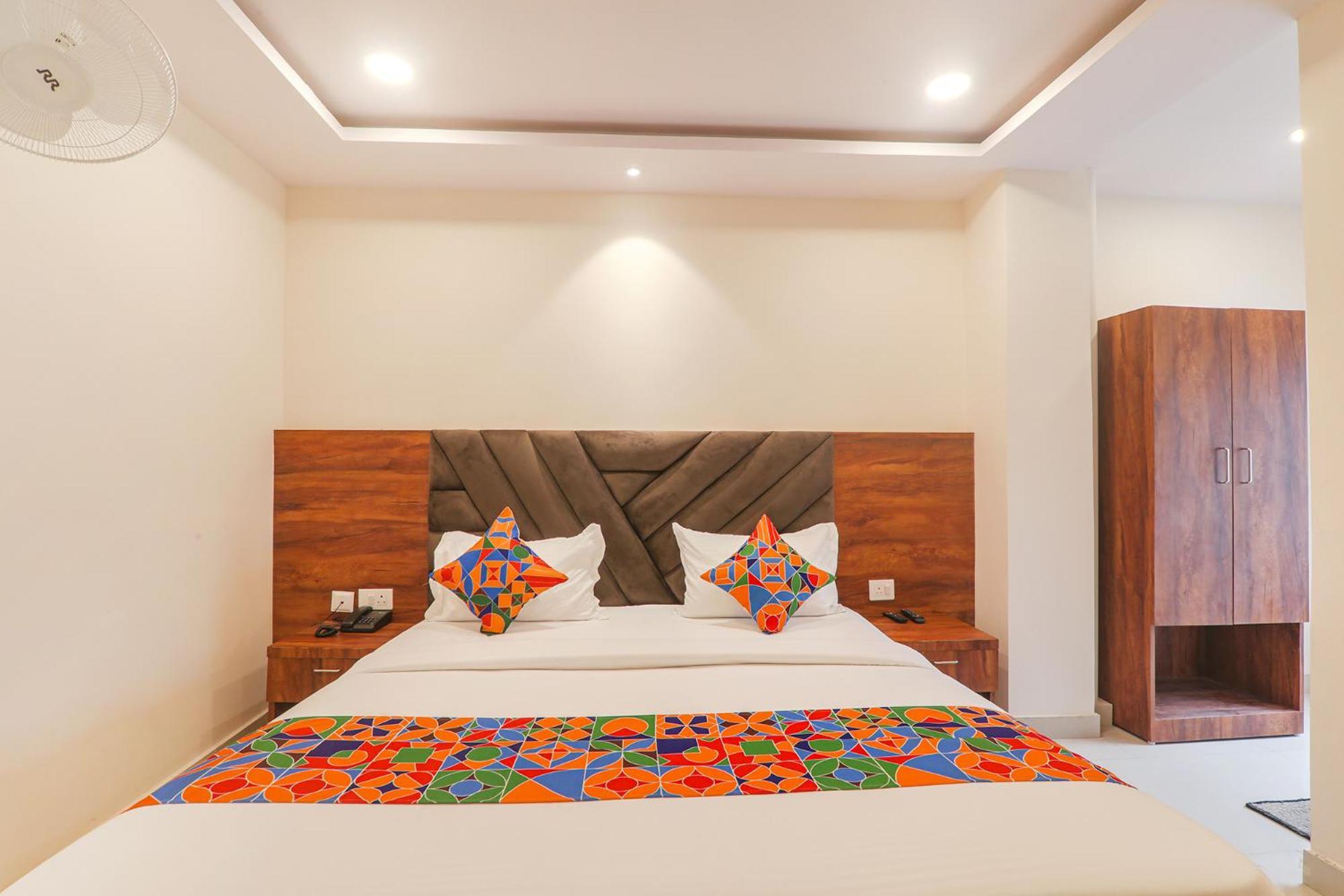 Fabhotel Rachna Palace And Banquets - Nr Lekhraj Metro Station Lucknow Bagian luar foto